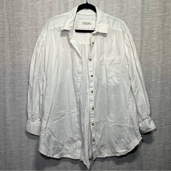 We The Free Tops - We The Free Crisp White Collared Button Down Shirt Size Large